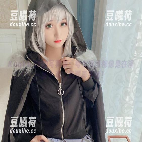 Kuuko W的写真集：每个表情都像是在演一出小戏，资源真不错！